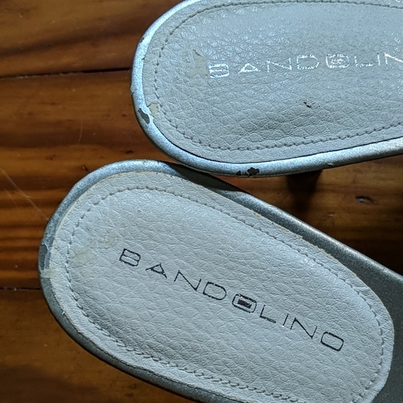 Bandolino silver and white open toe high heels - Picture 3 of 6